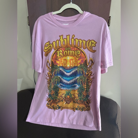 Sublime Summer Tour 2019 Graphic T-Shirt Pink Surf Band Shirt Men’s M Retro Y2K - Picture 2 of 4